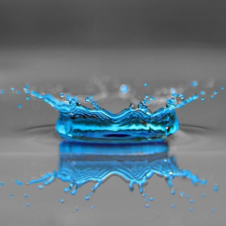 于正微博小号帐号是怎么回事？ 真的是在美国得子吗？